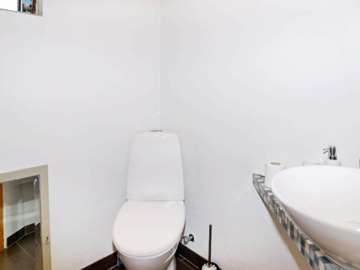 2 Person Holiday Home In Tarm Fjerbæk Esterno foto