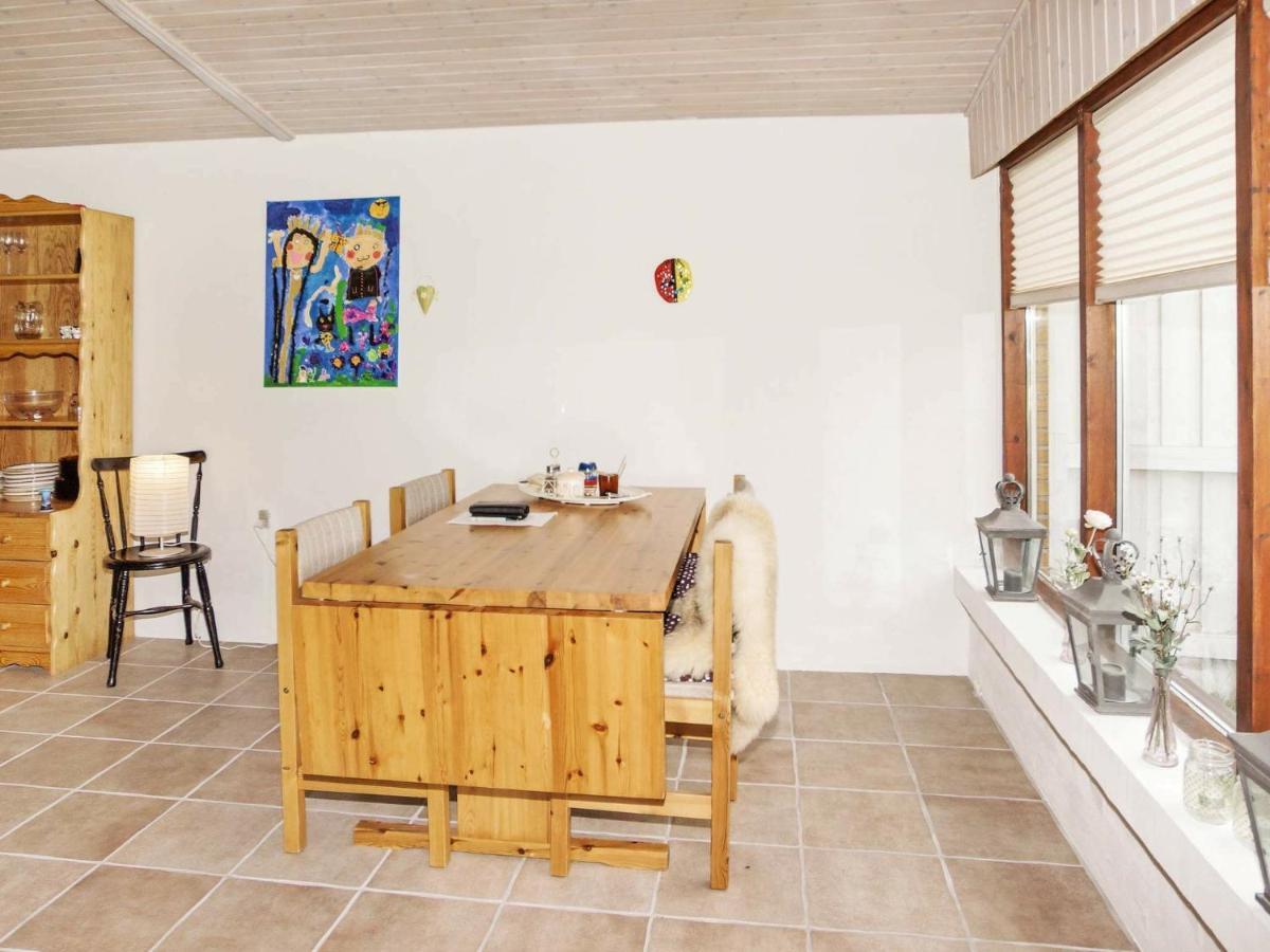 2 Person Holiday Home In Tarm Fjerbæk Esterno foto