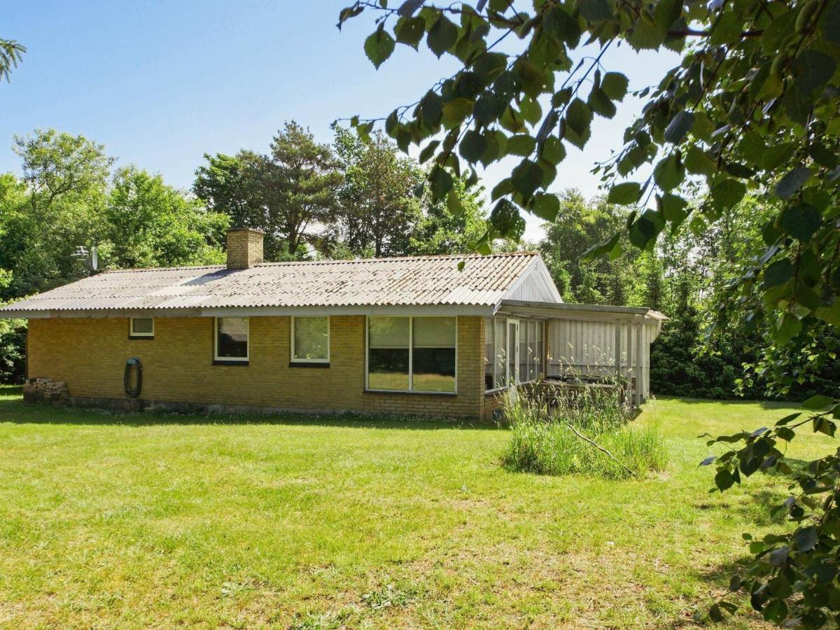 2 Person Holiday Home In Tarm Fjerbæk Esterno foto